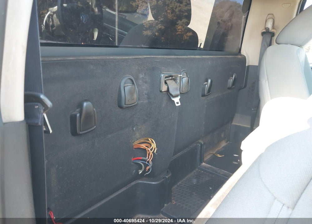 2014 RAM 1500 EXPRESS VIN: 3C6JR7ATXEG132219