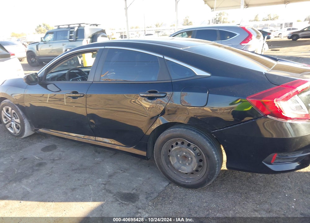 2018 HONDA CIVIC LX VIN: 2HGFC2F6XJH547882
