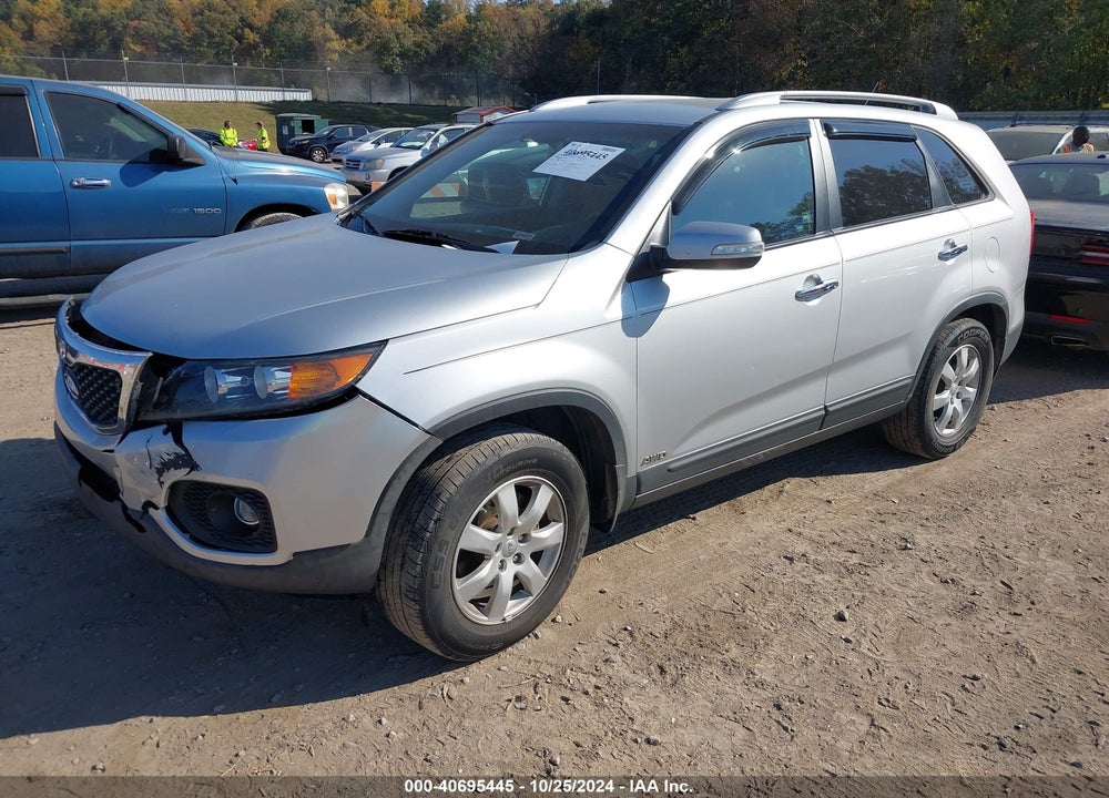 2013 KIA SORENTO LX VIN: 5XYKTCA6XDG421938
