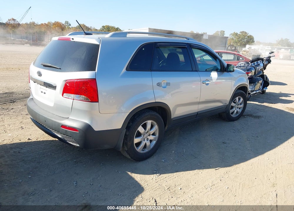 2013 KIA SORENTO LX VIN: 5XYKTCA6XDG421938