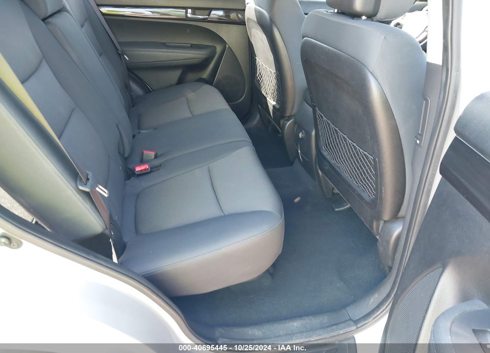 2013 KIA SORENTO LX VIN: 5XYKTCA6XDG421938