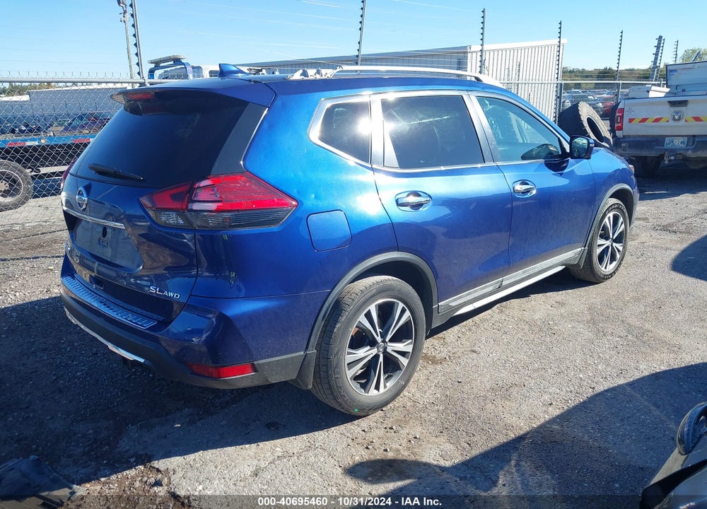 2017 NISSAN ROGUE SL VIN: 5N1AT2MV6HC834910