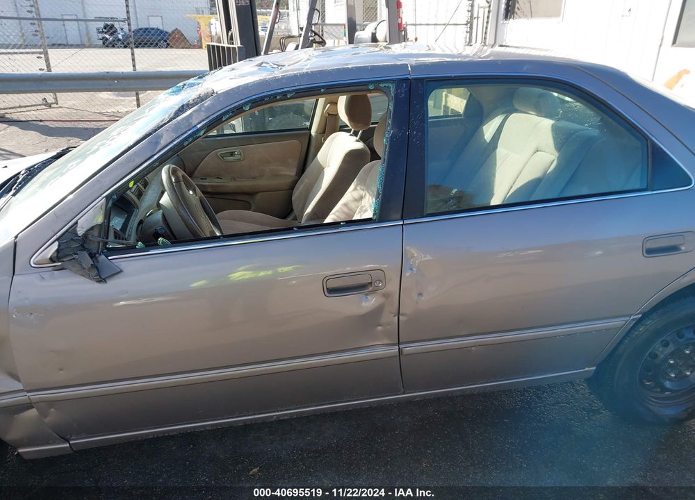 1999 TOYOTA CAMRY LE VIN: 4T1BG22K3XU904941