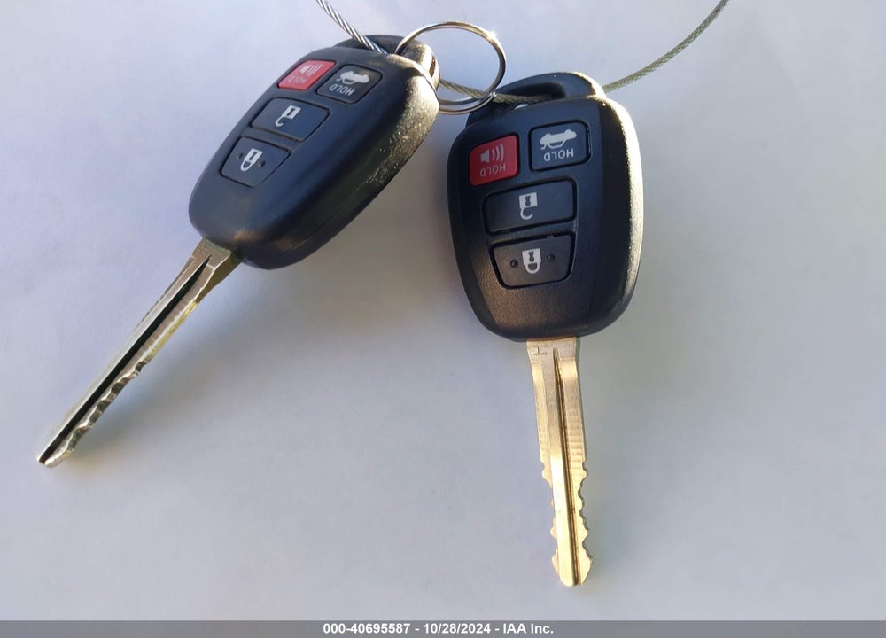 2015 TOYOTA COROLLA LE VIN: 5YFBURHE7FP326264