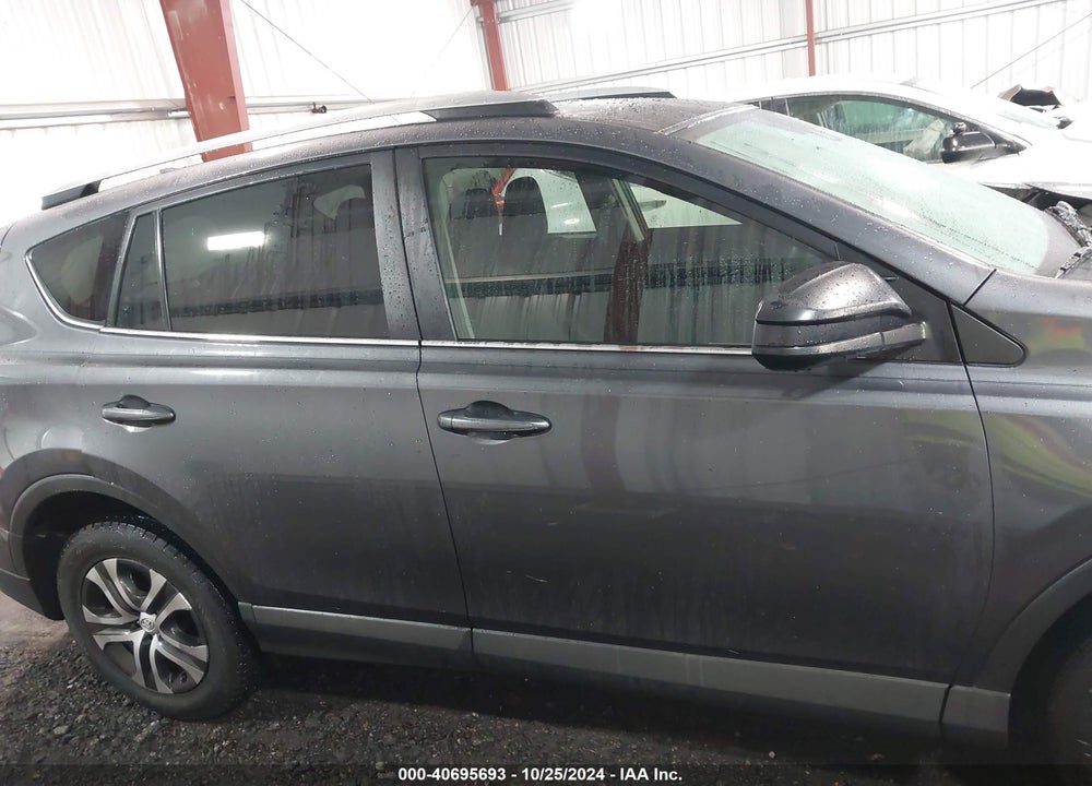 2018 TOYOTA RAV4 LE VIN: 2T3ZFREV8JW449860