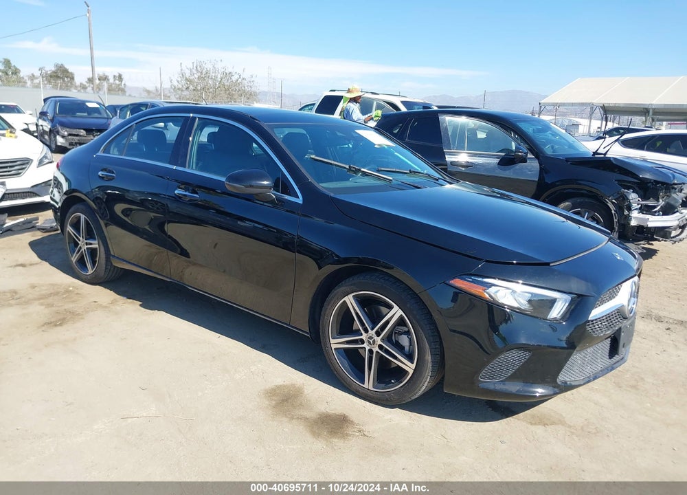 2019 MERCEDES-BENZ A 220 VIN: WDD3G4EB1KW022153