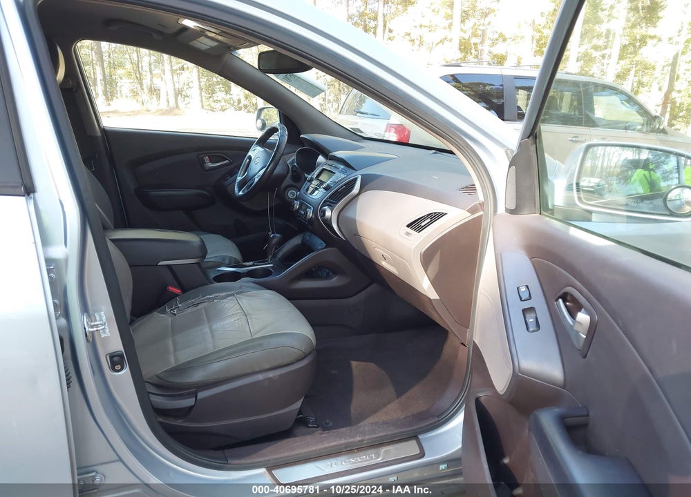 2011 HYUNDAI TUCSON LIMITED VIN: KM8JU3AC1BU179899