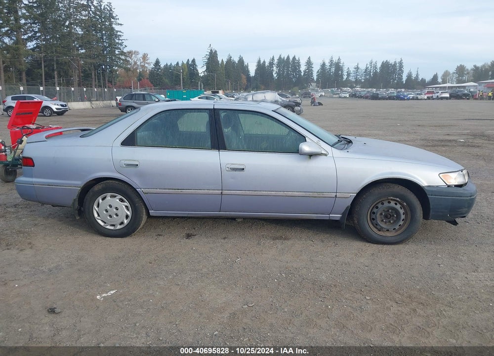 1998 TOYOTA CAMRY LE VIN: JT2BG22K2W0184938