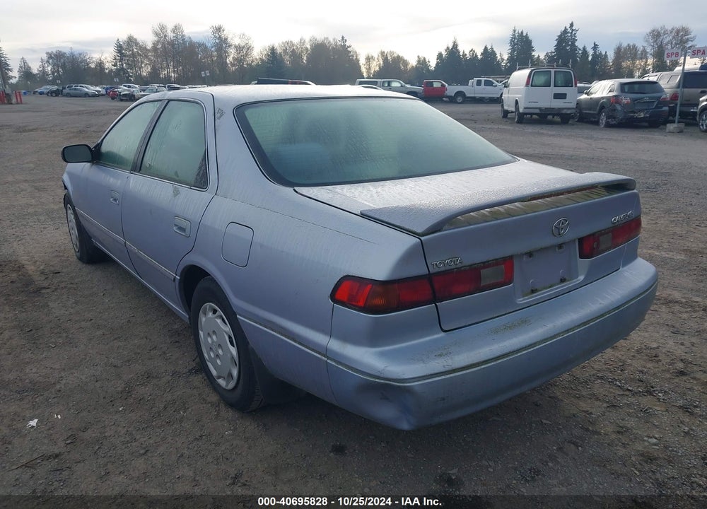 1998 TOYOTA CAMRY LE VIN: JT2BG22K2W0184938