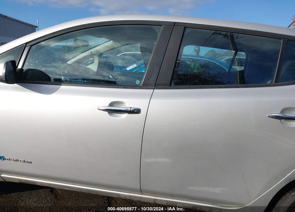 2015 NISSAN LEAF S VIN: 1N4AZ0CP7FC327995