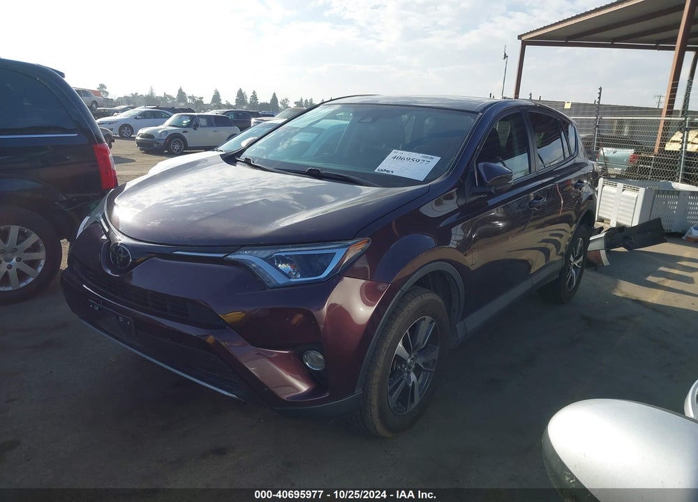 2018 TOYOTA RAV4 XLE VIN: 2T3WFREV6JW487672