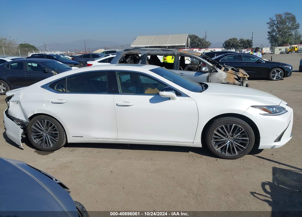 2022 LEXUS ES 300H VIN: 58ADA1C19NU015321