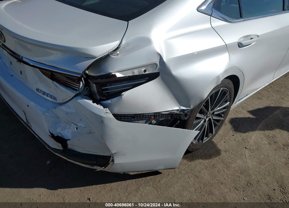2022 LEXUS ES 300H VIN: 58ADA1C19NU015321
