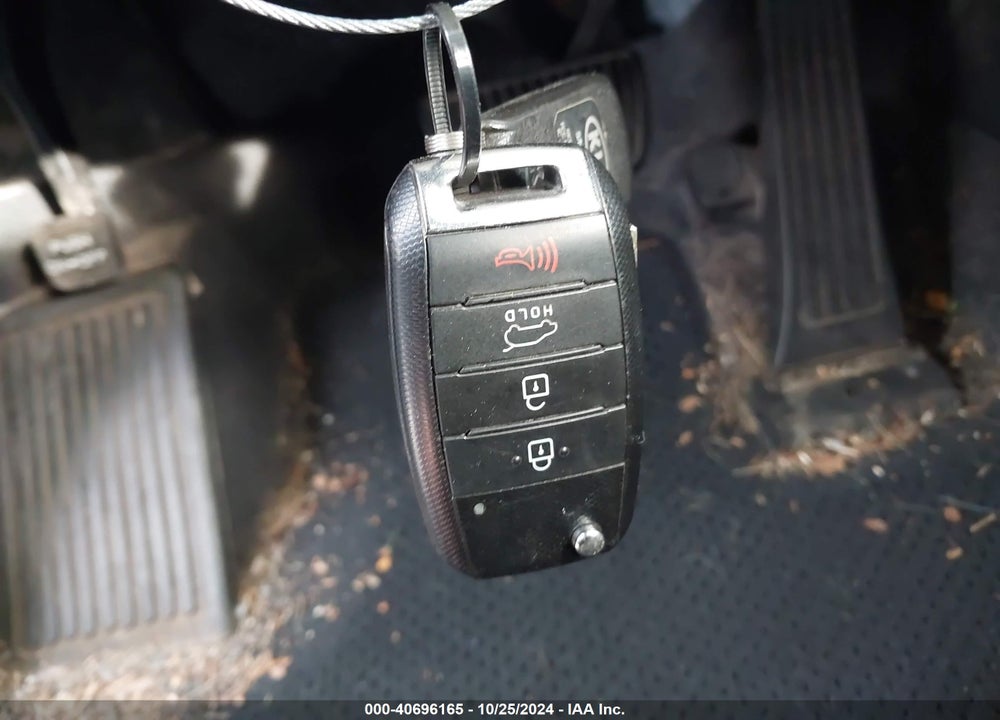 2019 KIA SORENTO 3.3L S VIN: 5XYPGDA59KG585699