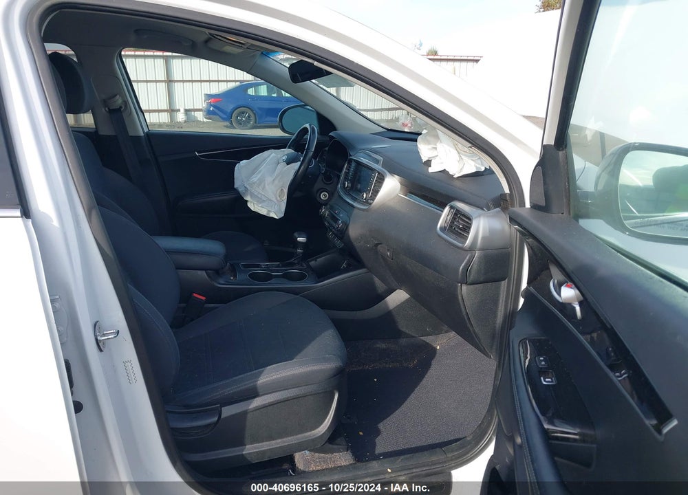 2019 KIA SORENTO 3.3L S VIN: 5XYPGDA59KG585699