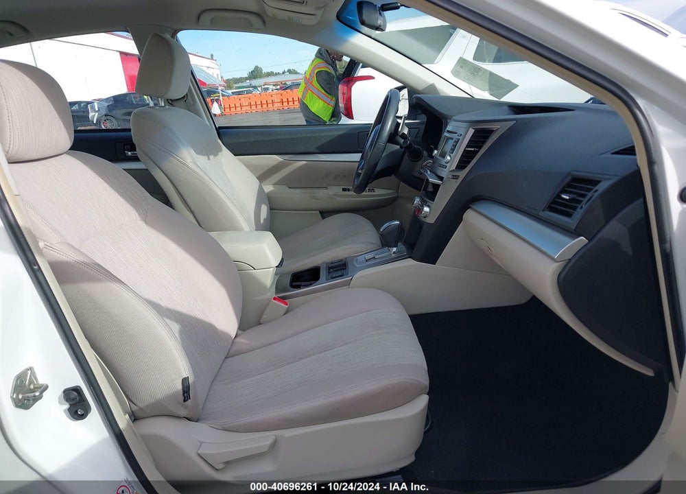 2014 SUBARU LEGACY 2.5I PREMIUM VIN: 4S3BMBC60E3035894