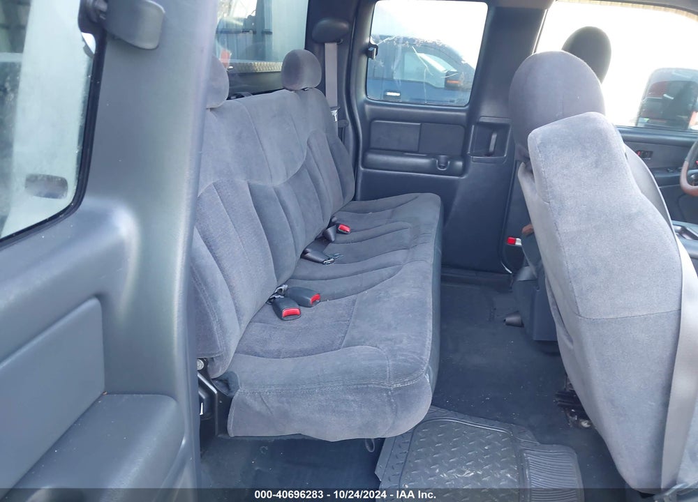 2001 CHEVROLET SILVERADO 1500 LS VIN: 2GCEK19T311347301