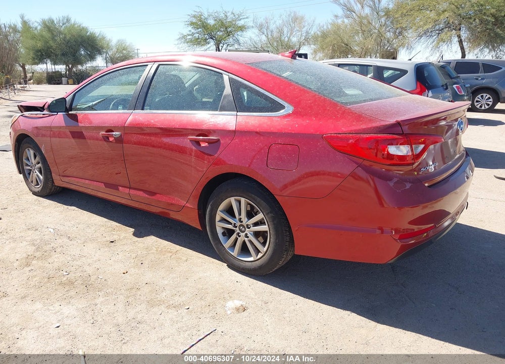 2015 HYUNDAI SONATA SE VIN: 5NPE24AF0FH164922