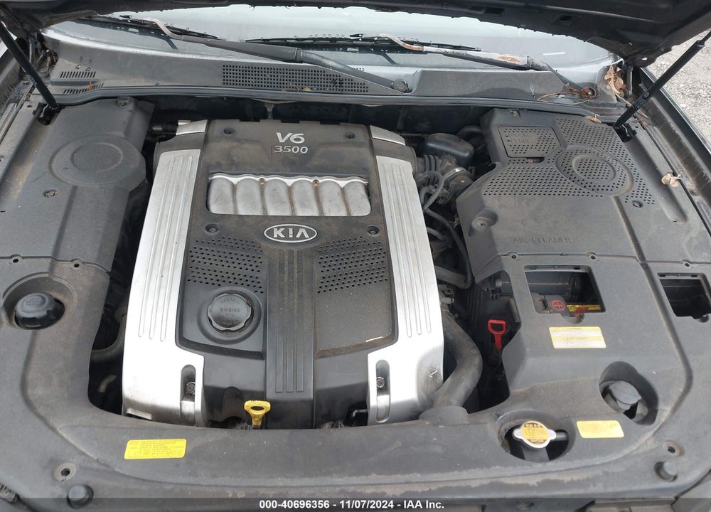 2005 KIA AMANTI VIN: KNALD124855057996