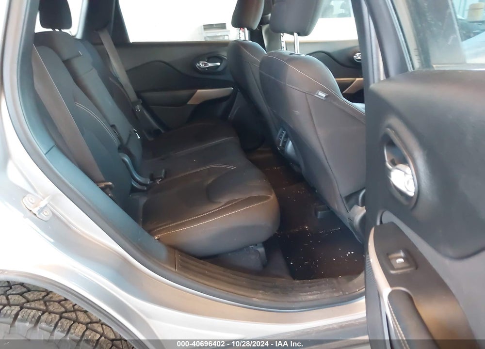 2017 JEEP CHEROKEE LATITUDE 4X4 VIN: 1C4PJMCS4HW600870