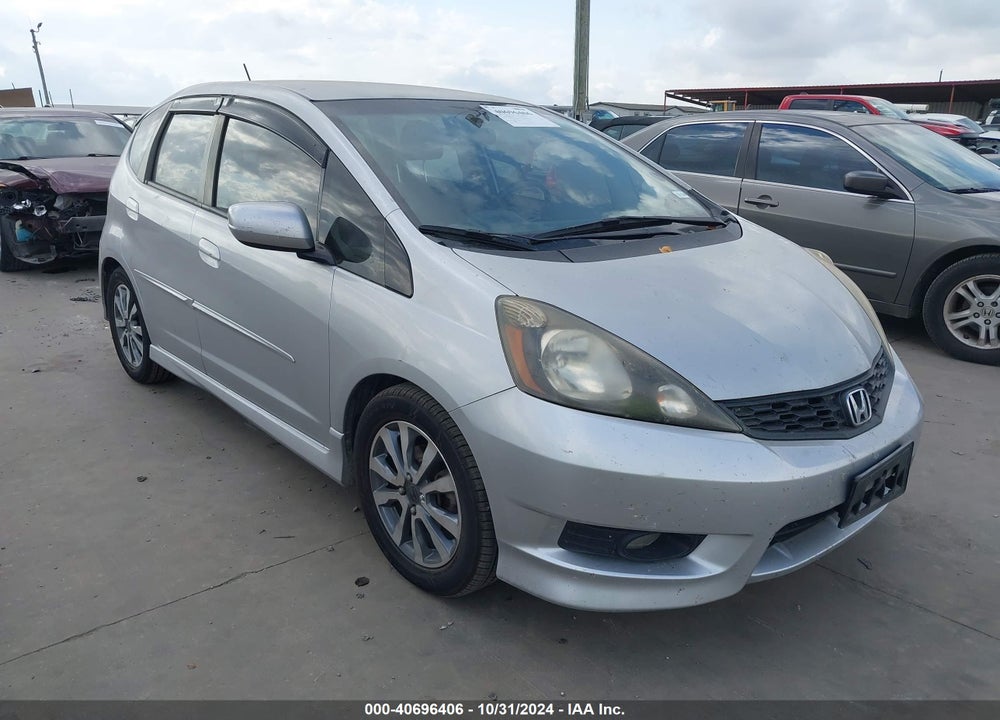 2012 HONDA FIT SPORT VIN: JHMGE8H67CC028130