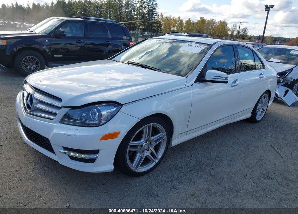 2013 MERCEDES-BENZ C 350 SPORT VIN: WDDGF5HB3DG105070