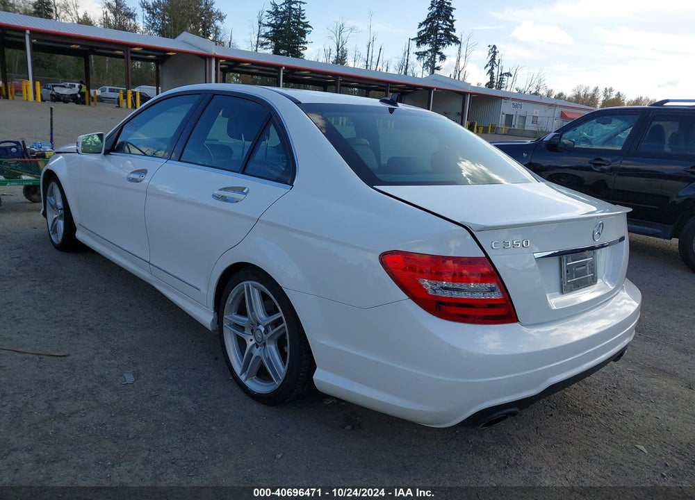 2013 MERCEDES-BENZ C 350 SPORT VIN: WDDGF5HB3DG105070