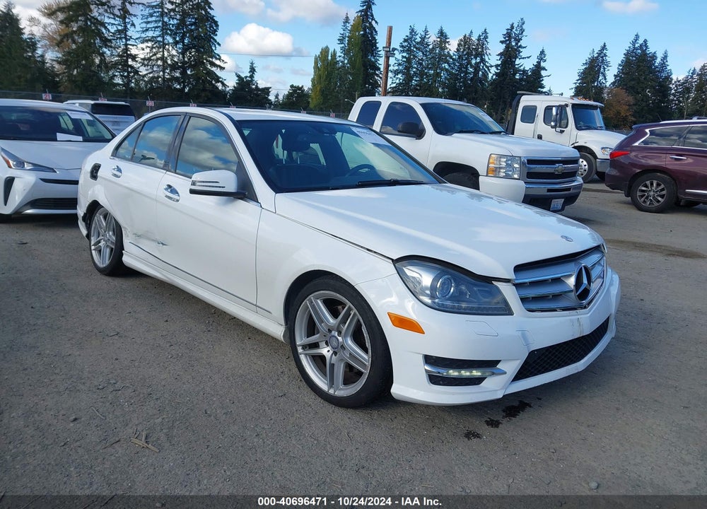 2013 MERCEDES-BENZ C 350 SPORT VIN: WDDGF5HB3DG105070