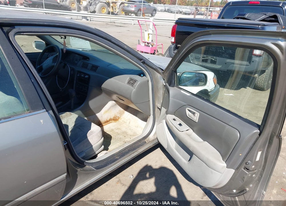 1998 TOYOTA CAMRY LE VIN: JT2BG22KXW0167756