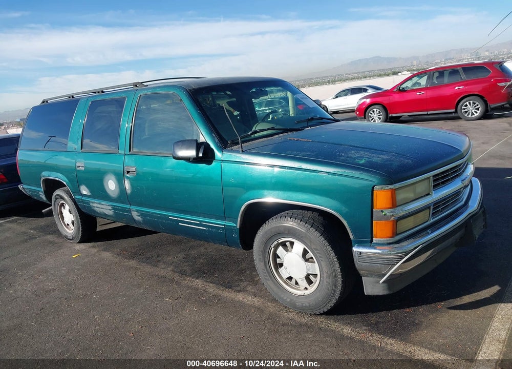 1996 CHEVROLET SUBURBAN C1500 VIN: 3GNEC16R9TG107368