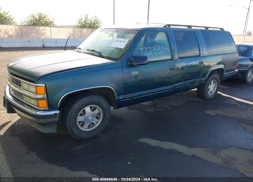 1996 CHEVROLET SUBURBAN C1500 VIN: 3GNEC16R9TG107368