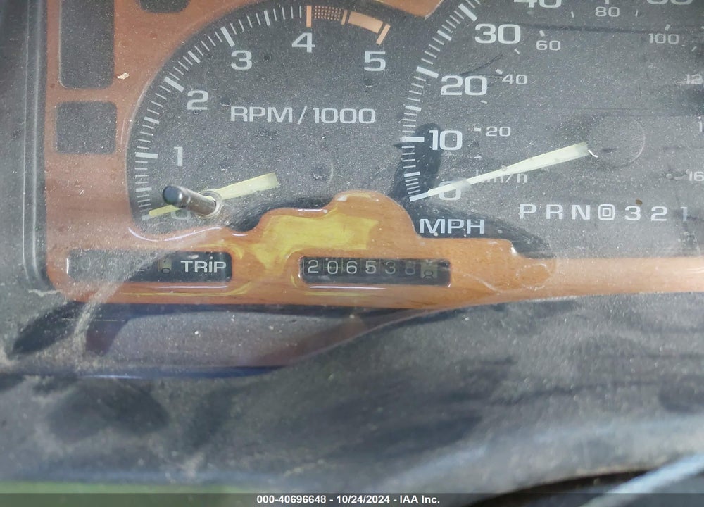 1996 CHEVROLET SUBURBAN C1500 VIN: 3GNEC16R9TG107368