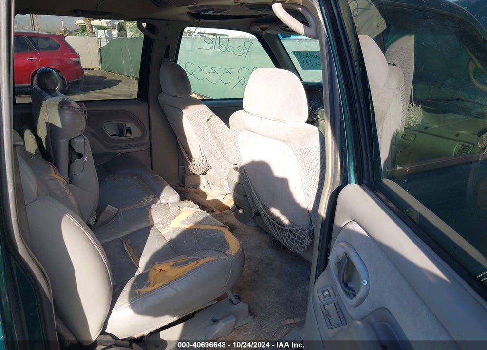 1996 CHEVROLET SUBURBAN C1500 VIN: 3GNEC16R9TG107368