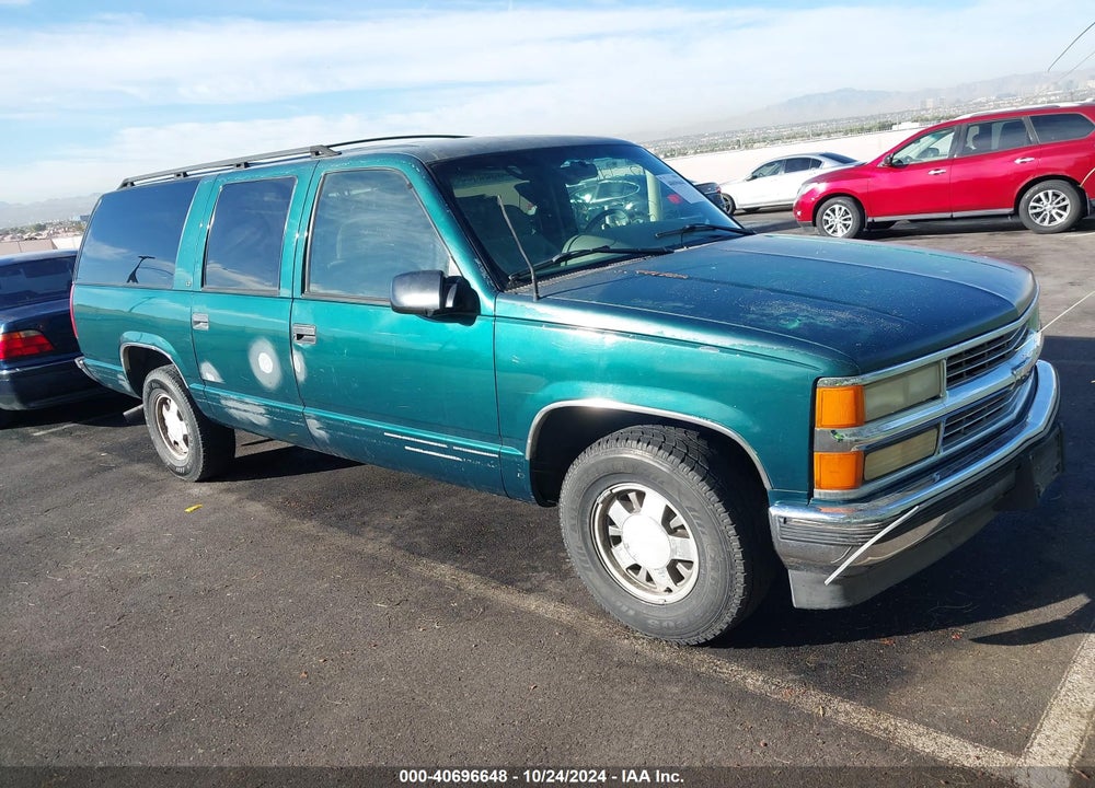 1996 CHEVROLET SUBURBAN C1500 VIN: 3GNEC16R9TG107368