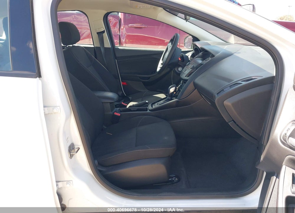 2018 FORD FOCUS SE VIN: 1FADP3F21JL286146