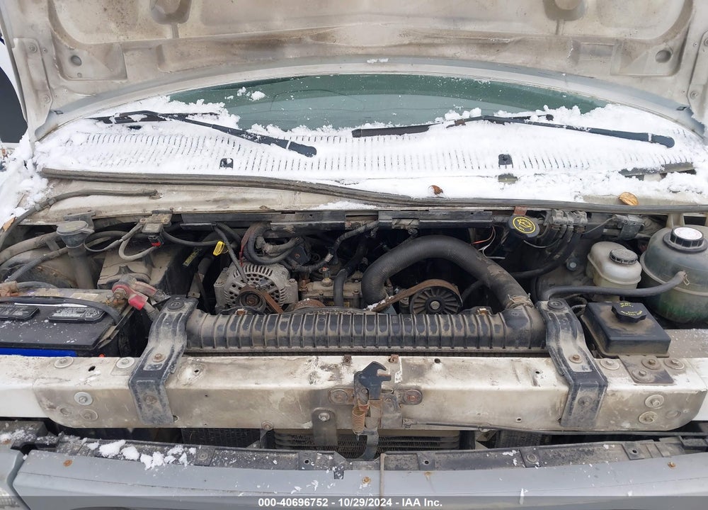 2000 FORD E-350 CUTAWAY STANDARD VIN: 1FDWE35F0YHA12586