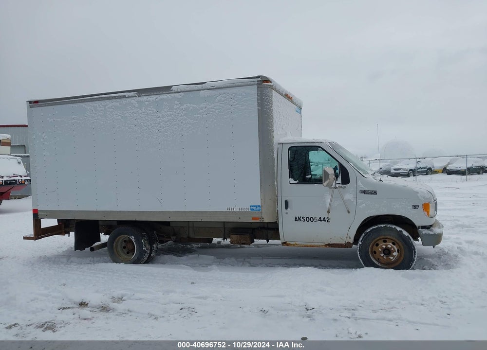 2000 FORD E-350 CUTAWAY STANDARD VIN: 1FDWE35F0YHA12586