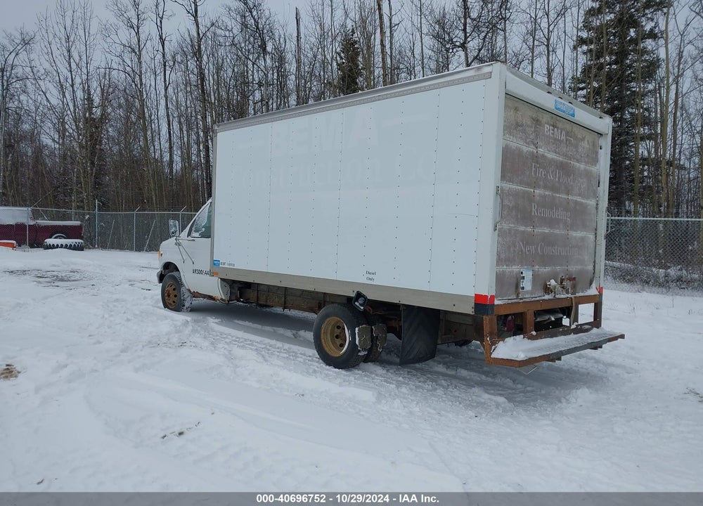 2000 FORD E-350 CUTAWAY STANDARD VIN: 1FDWE35F0YHA12586