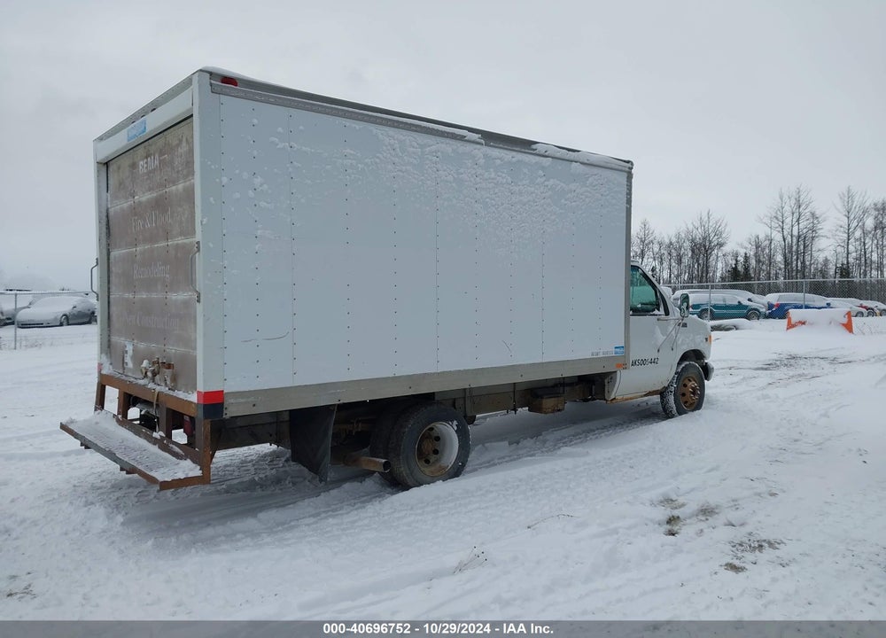 2000 FORD E-350 CUTAWAY STANDARD VIN: 1FDWE35F0YHA12586