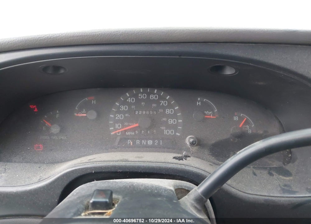 2000 FORD E-350 CUTAWAY STANDARD VIN: 1FDWE35F0YHA12586