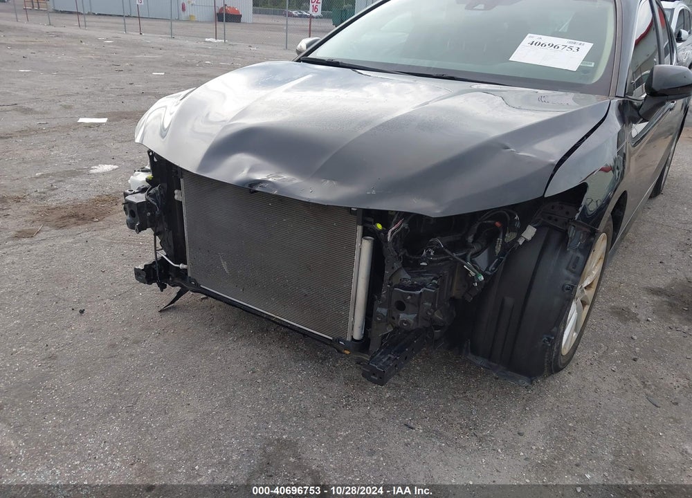 2020 TOYOTA CAMRY LE VIN: 4T1C11AK0LU857542