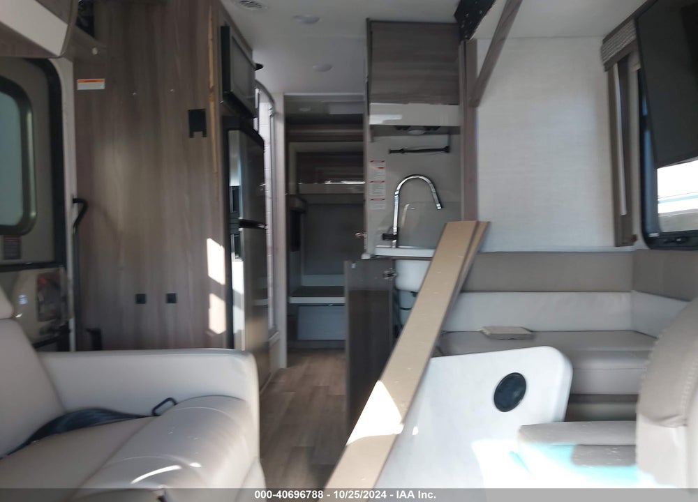 2024 THOR SPRINTER 3500XD VIN: W1X8E33YXNN205083