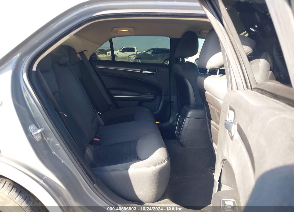 2019 CHRYSLER 300 TOURING VIN: 2C3CCAAG9KH610228