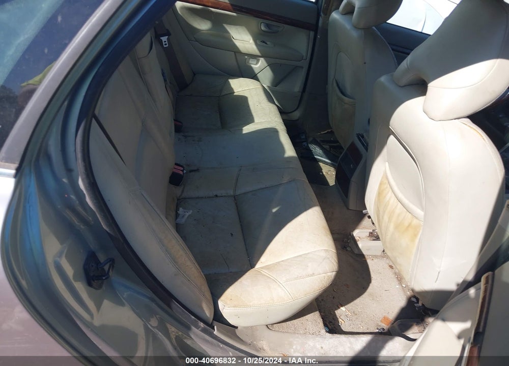 2005 VOLVO S80 2.5T VIN: YV1TS592351395229