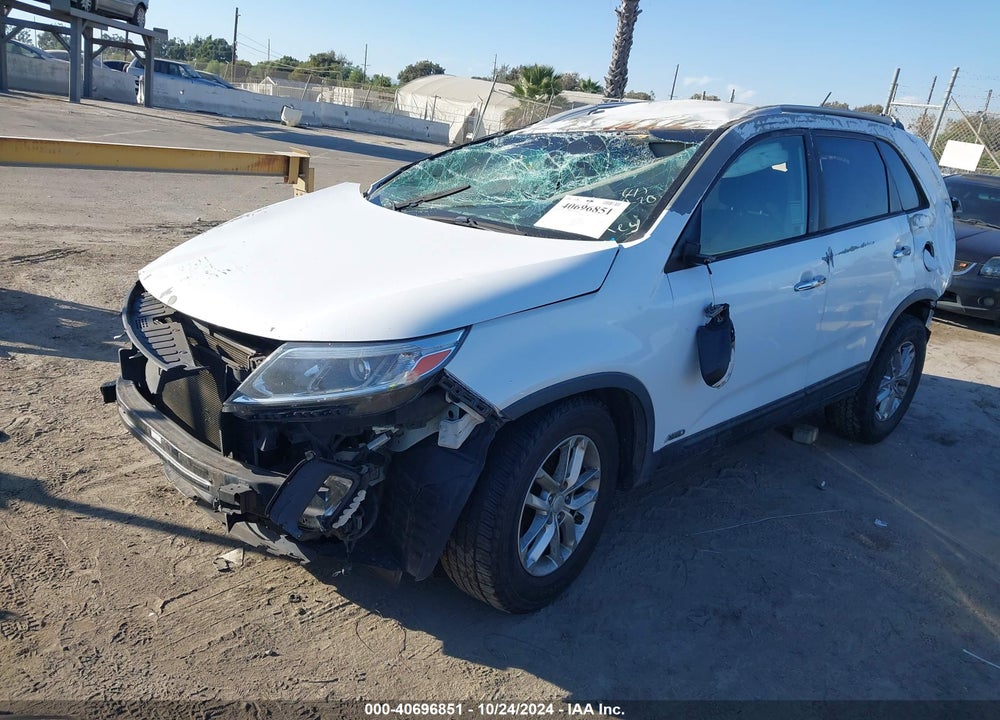 2014 KIA SORENTO LX VIN: 5XYKTCA63EG451087