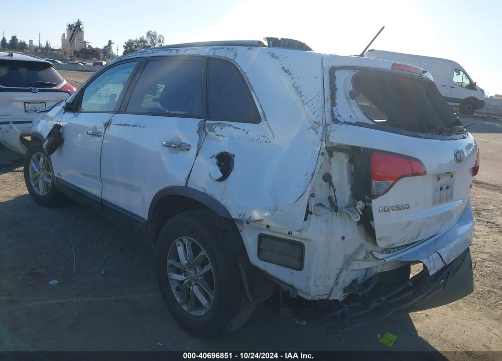 2014 KIA SORENTO LX VIN: 5XYKTCA63EG451087