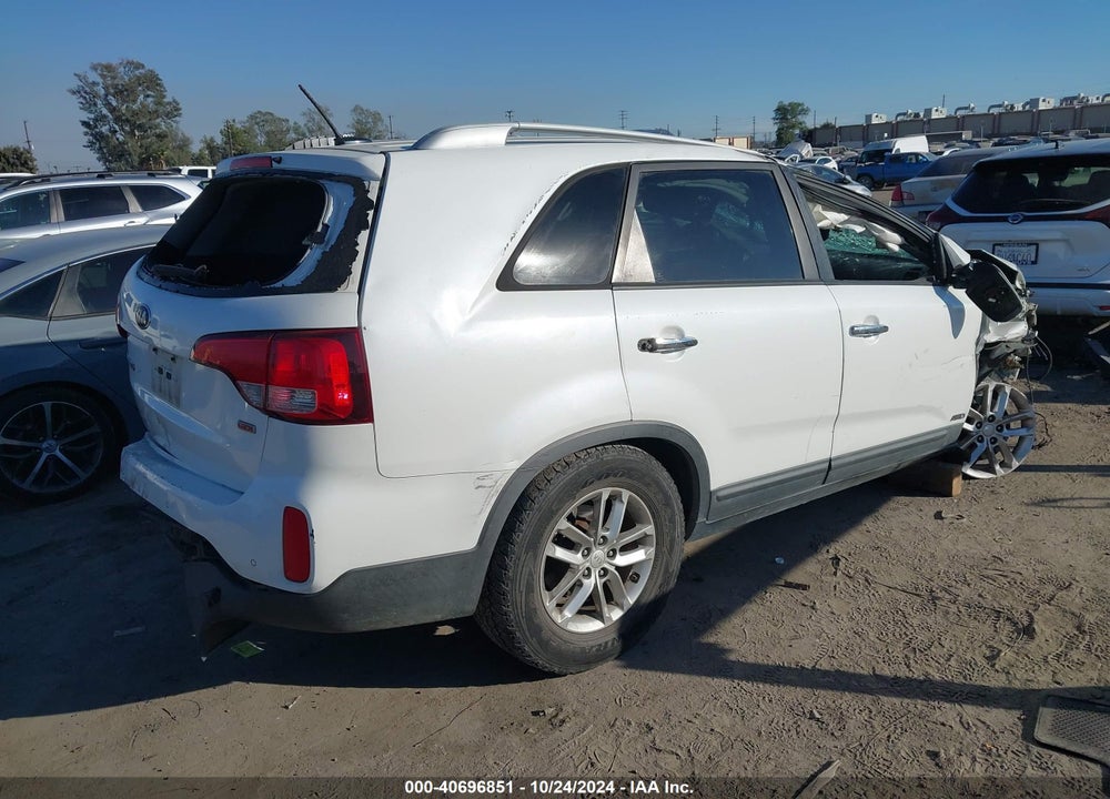 2014 KIA SORENTO LX VIN: 5XYKTCA63EG451087