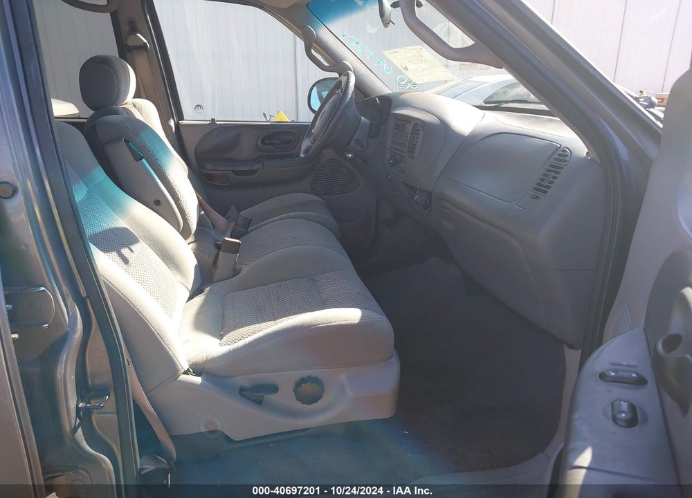 2002 FORD F-150 LARIAT/XLT VIN: 1FTRW07602KB81527