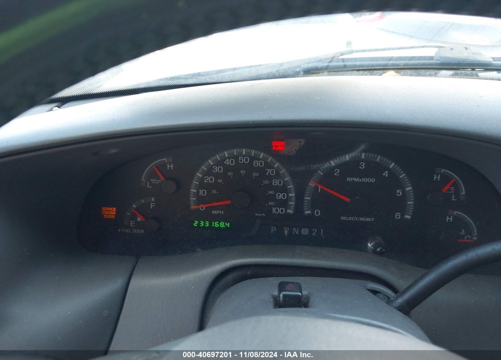 2002 FORD F-150 LARIAT/XLT VIN: 1FTRW07602KB81527