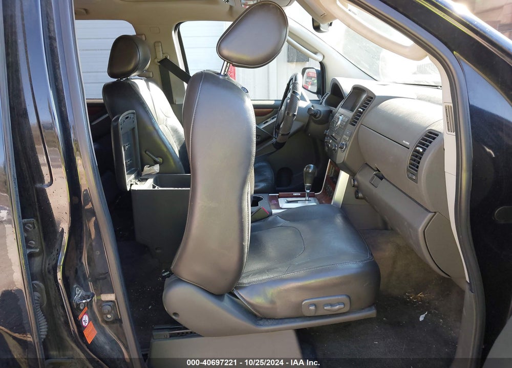 2008 NISSAN PATHFINDER LE V8 VIN: 5N1BR18A88C628122